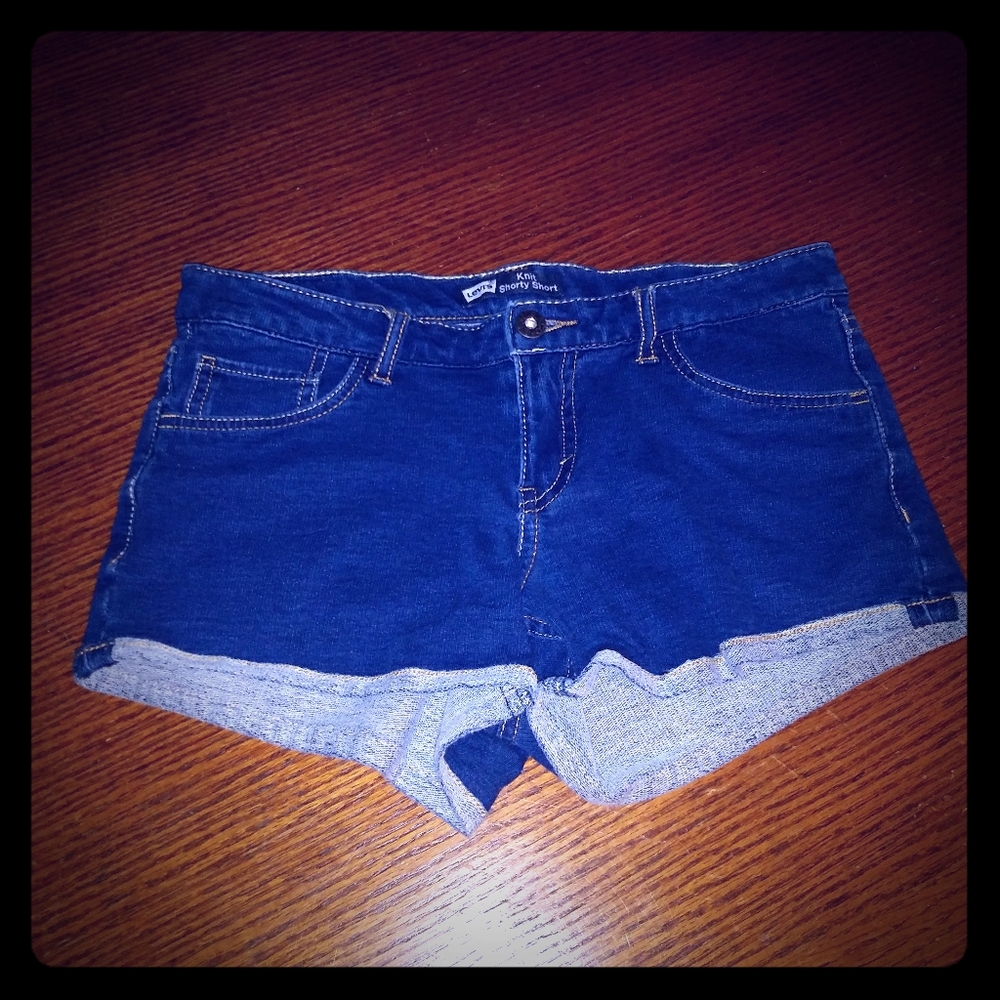 Levi's Shorts - Picture 2 of 8